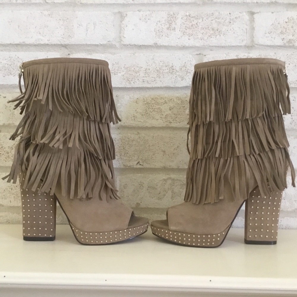 Enzo Angiolini Fringe Peep toe Boots size 8